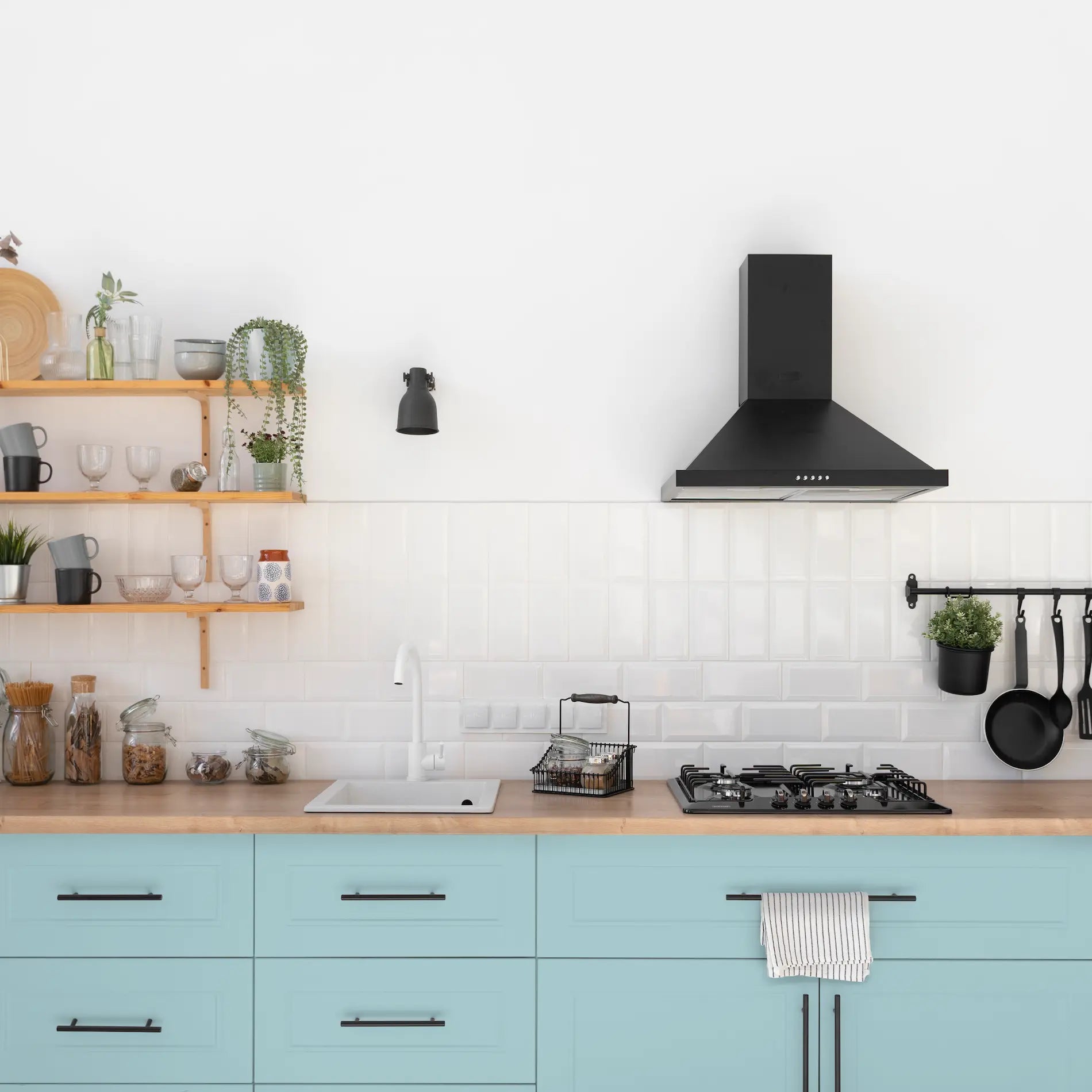 Möbellack – Wolkenloses Himmelreich