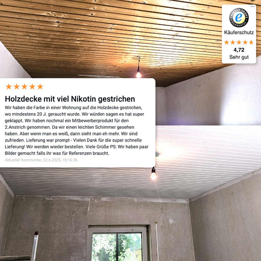Holzdecke voller Nikotin gestrichen